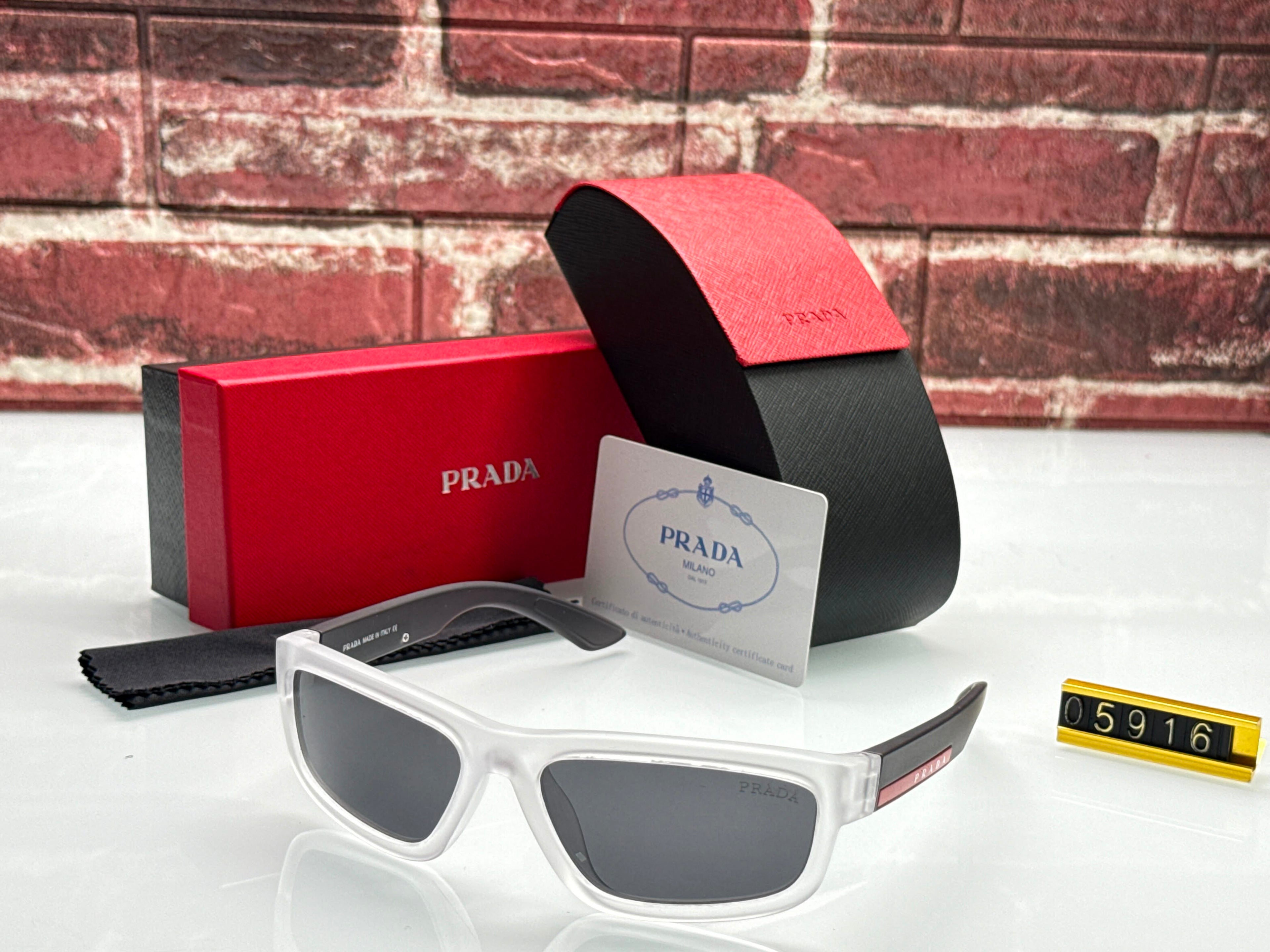 PRADA POLARIZED