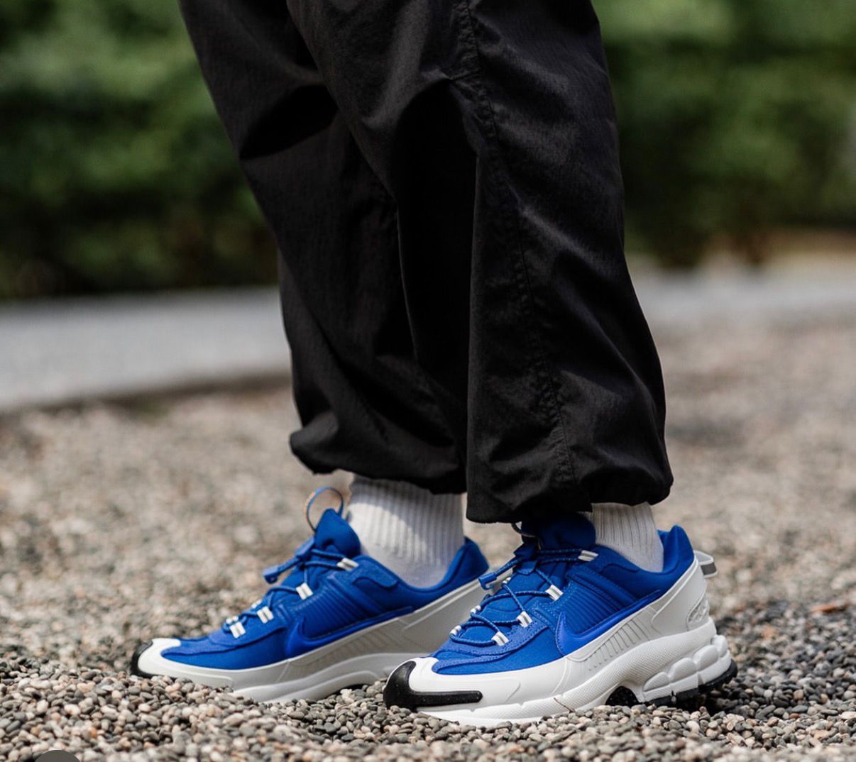 NIKE ZOOM VOMERO 5 ROAM WHITE BLACK