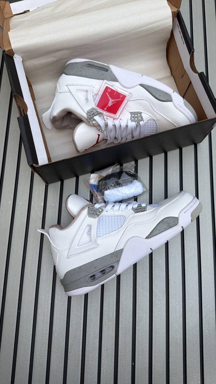 Nike jordan retro 4