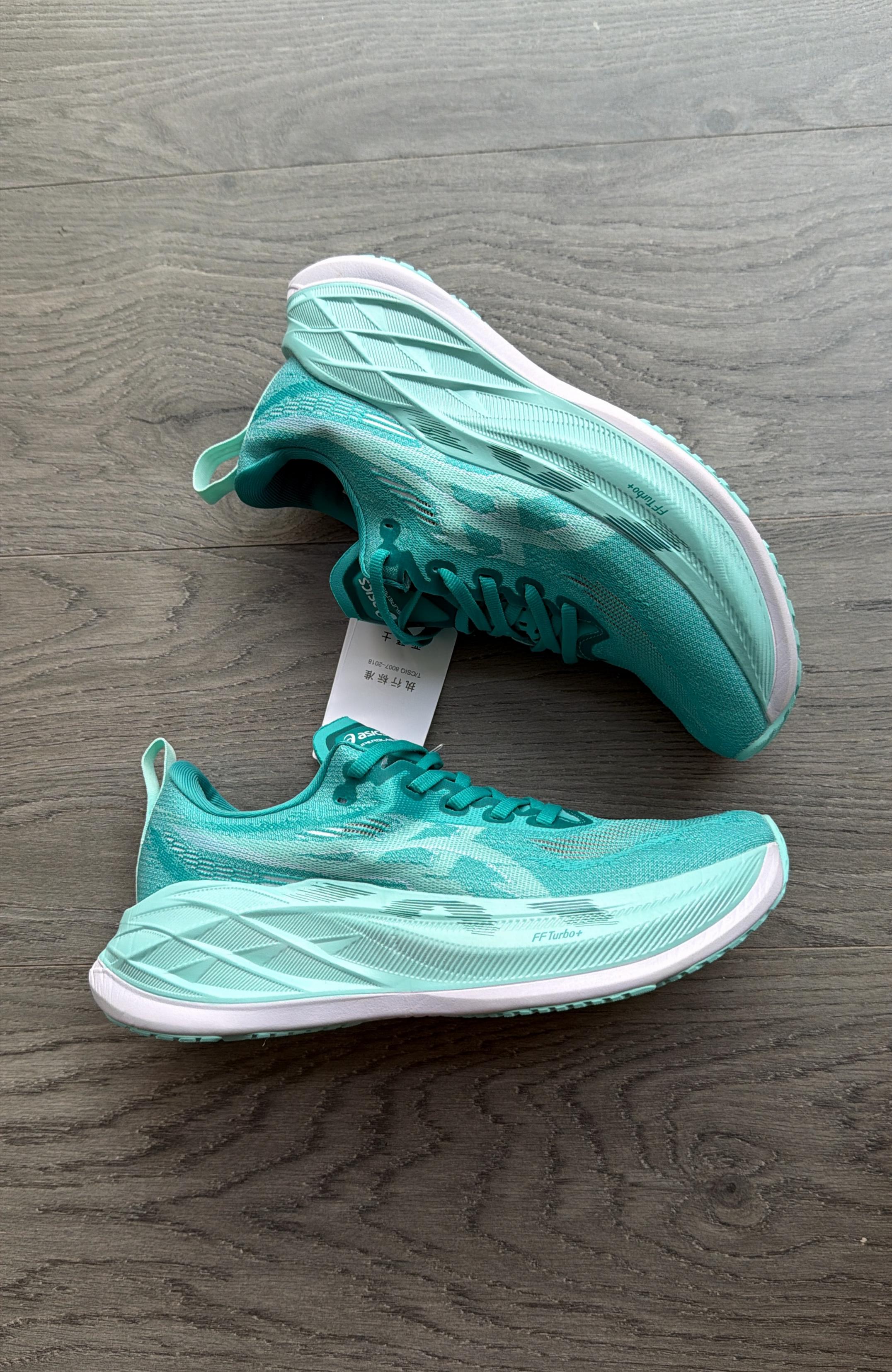 ASICS super blast 2026