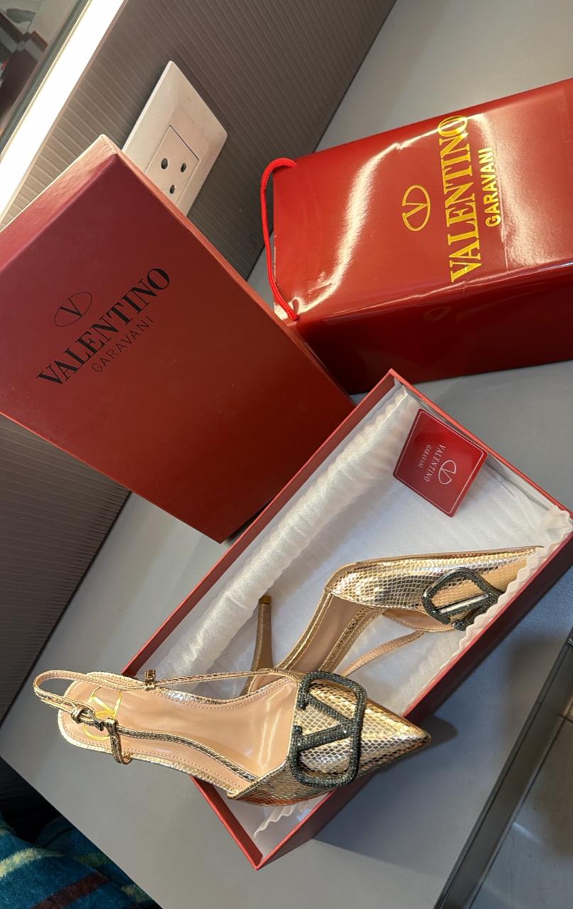 Valentino new heels
12A