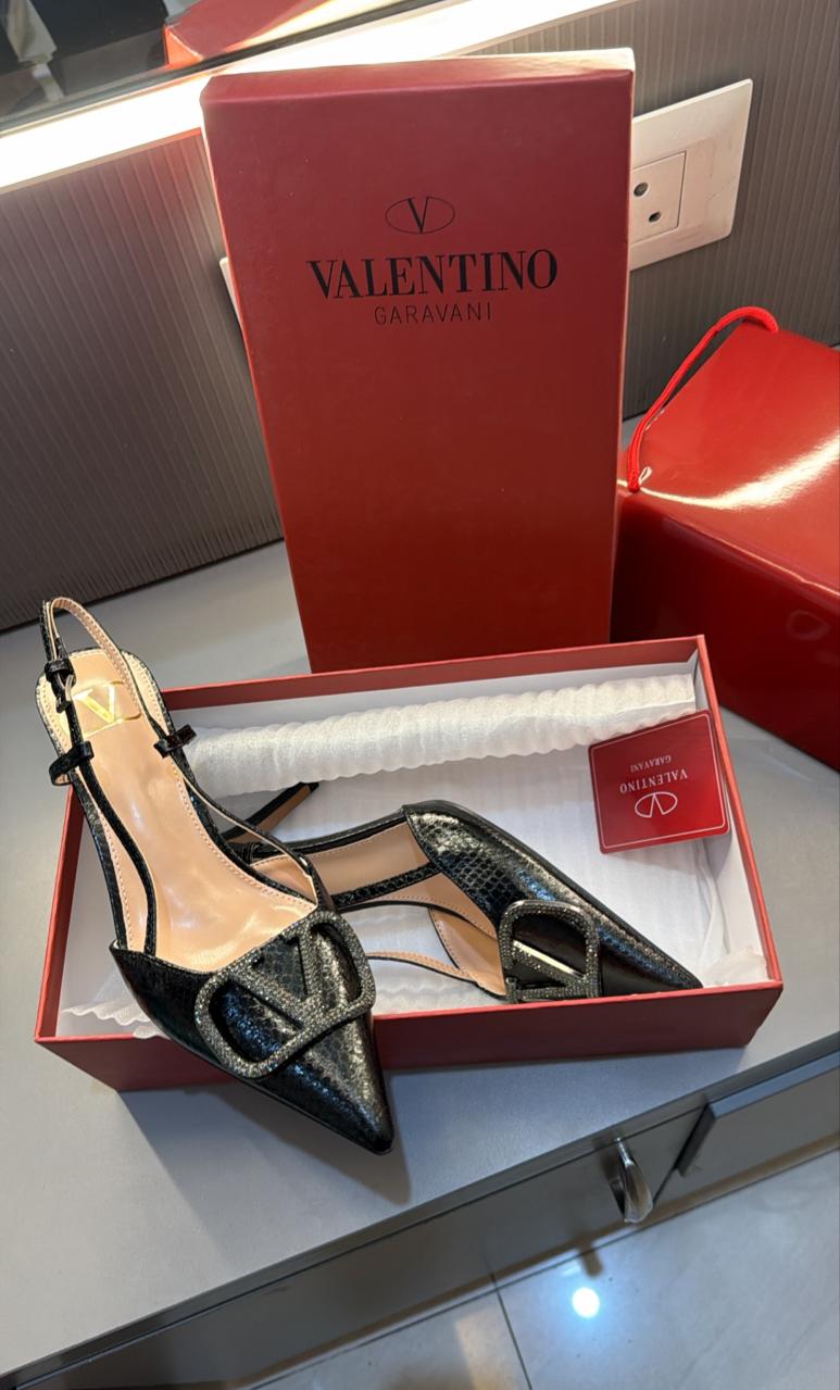 Valentino new heels
12A