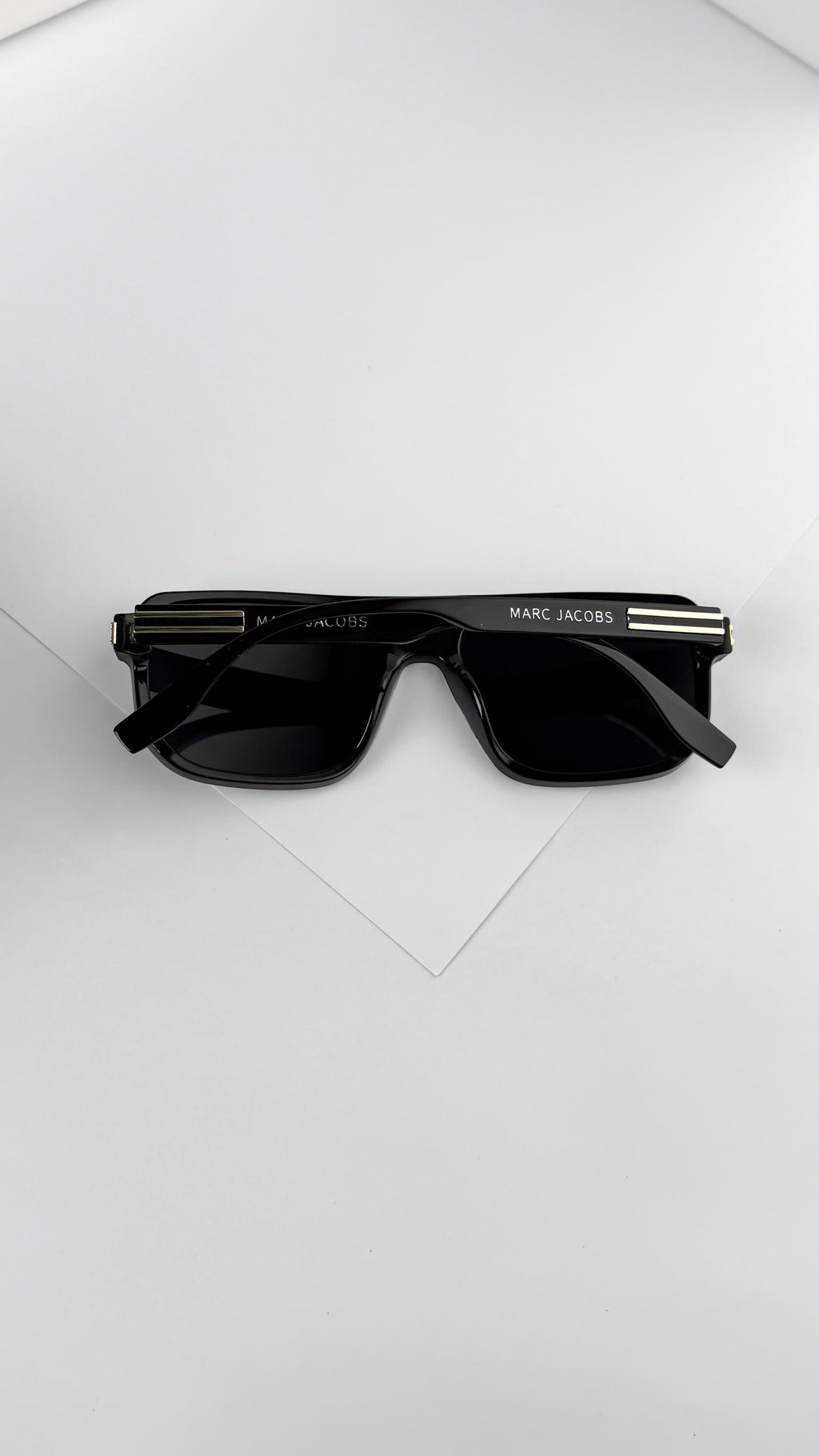 MARC JACOBS BLACK 1018