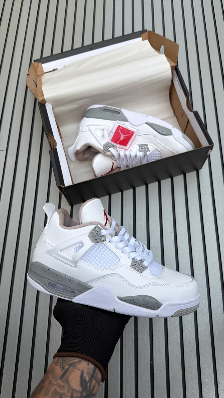 Nike jordan retro 4