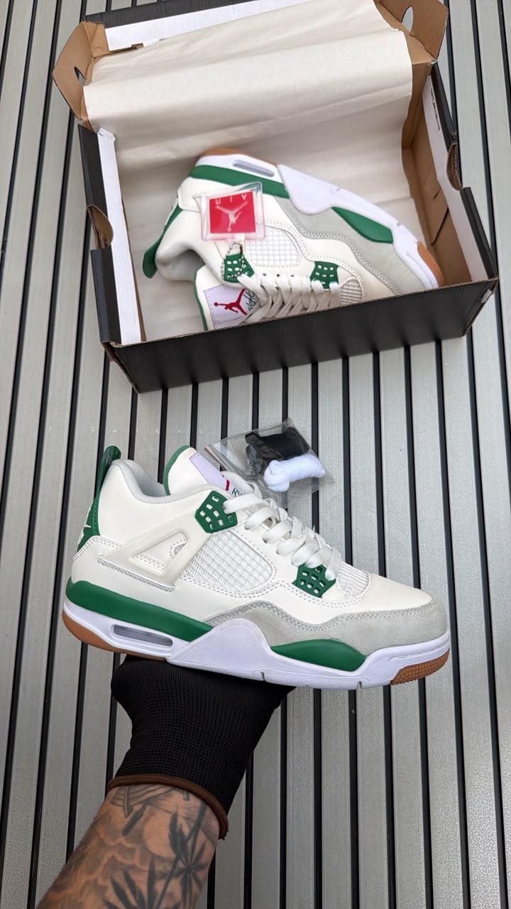 Nike jordan retro 4