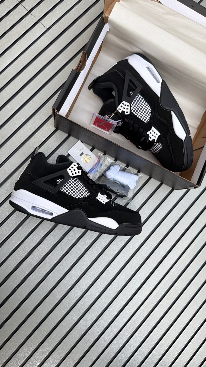 Nike jordan retro 4