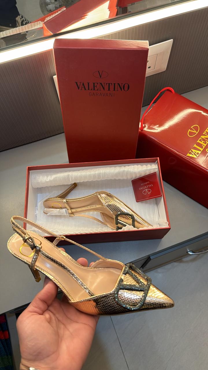 Valentino new heels
12A