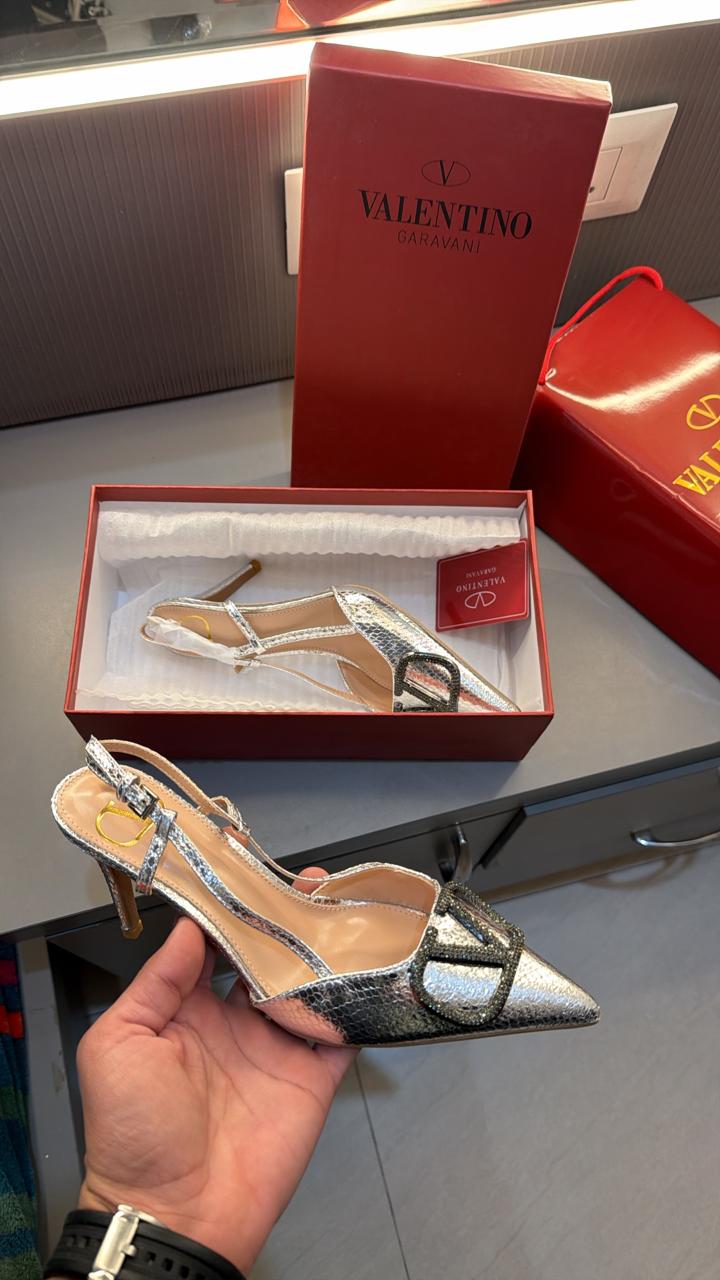 Valentino new heels
12A