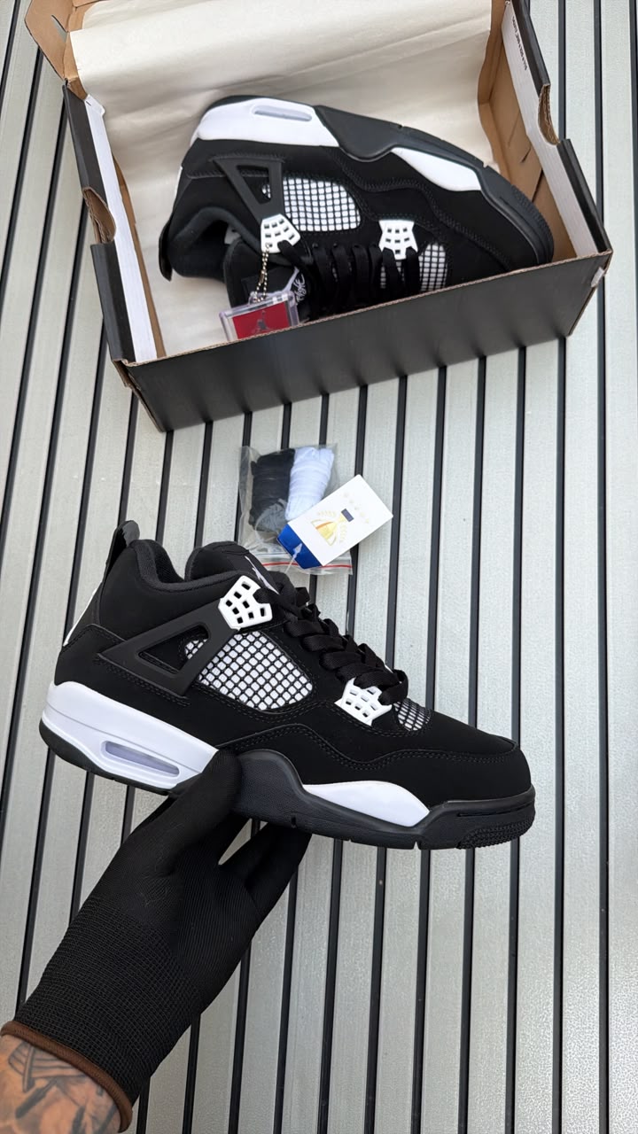 Nike jordan retro 4