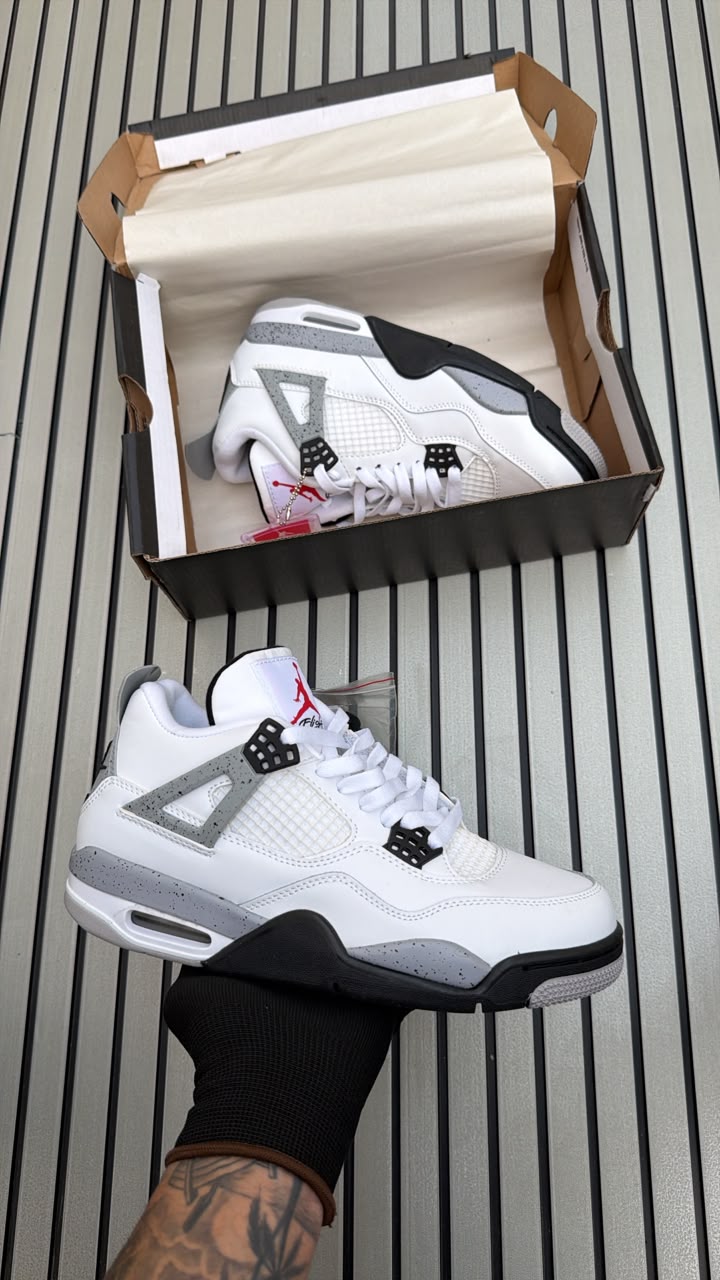 Nike jordan retro 4