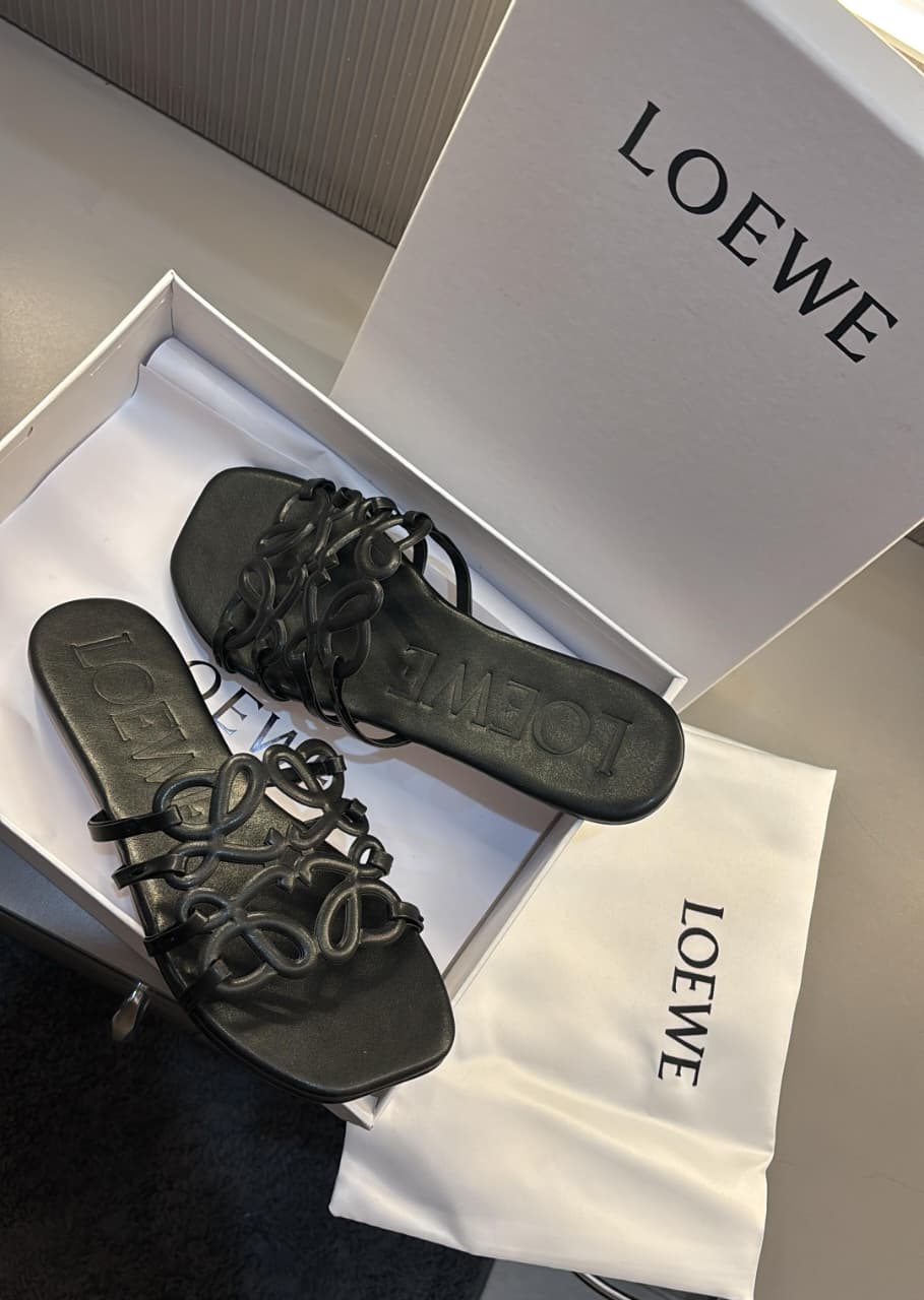 Loewe Flats